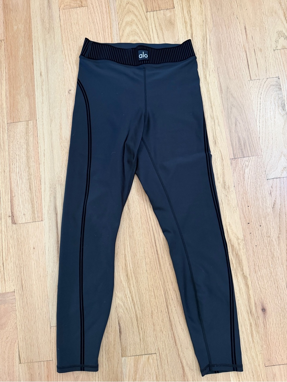 ALO Yoga Kids Black Performance Leggings